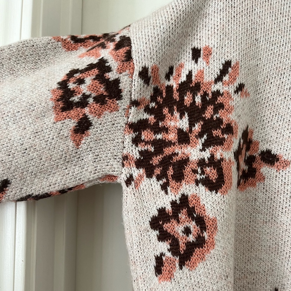 Sweater - Picture 5 of 5